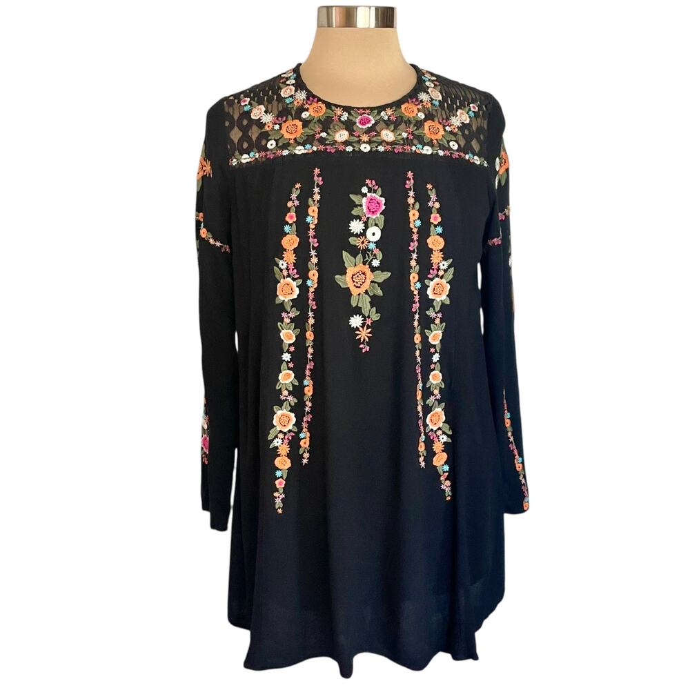 Altar'd State Black Floral Embroidered Top‎ Lace Yoke Size M Boho Peasant Gypsy